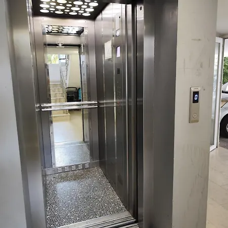 Apartament Lux Varis 3 1 *